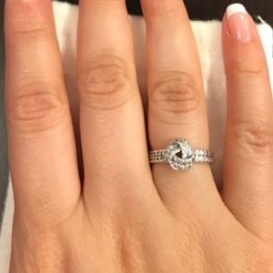 Knot pandora ring